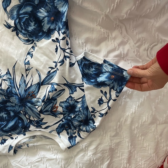 Floral Blue and White Bedding Set - Picture 6 of 7